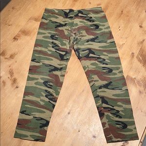 Girls camouflage leggings size small